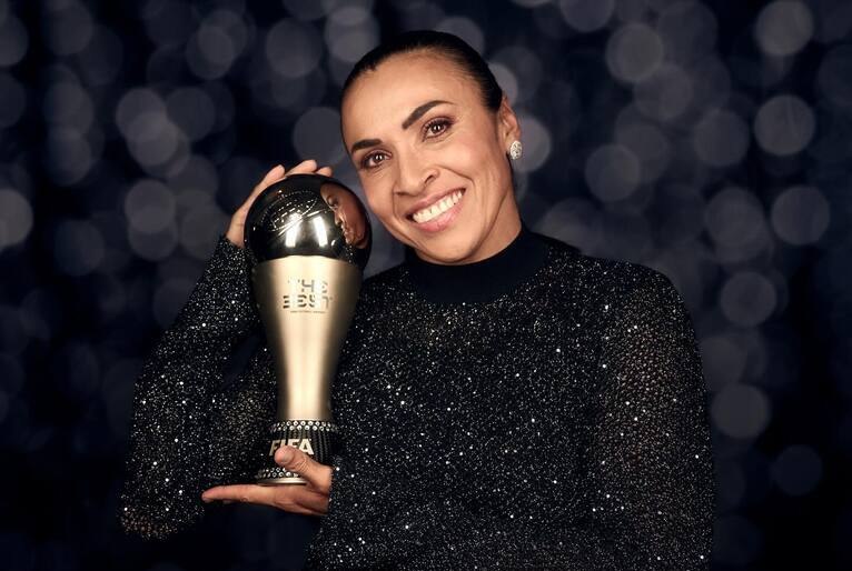 Ministério do Esporte on X: Marta eterna! Seis vezes eleita a melhor do  mundo, a Rainha @MartaFootballer agora foi imortalizada pela entidade  máxima do futebol durante o FIFA The Best. Ela vai