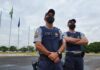 Policiais militares levam presente para bebê que salvaram em Brazlândia-DF