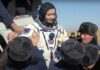 Cineastas russos que gravaram o primeiro filme no espaço voltam à Terra