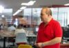 Candidato à reeleição, o governador Ibaneis Rocha (MDB) pretende conceder um reajuste geral aos servidores em um segundo mandato.