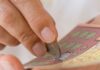 Mulher sem-teto ganha mais de R$ 24 milhões na loteria e encontrar amor.